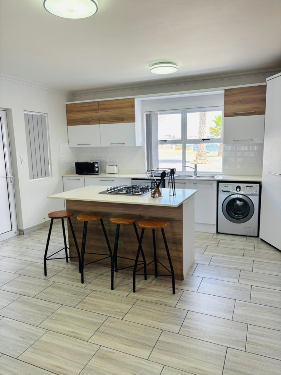 To Let 3 Bedroom Property for Rent in Aston Bay Eastern Cape